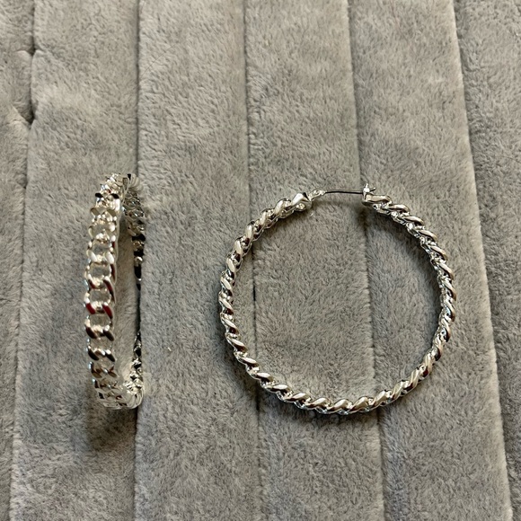 Sofia Vergara Silver Hoops - Picture 2 of 2